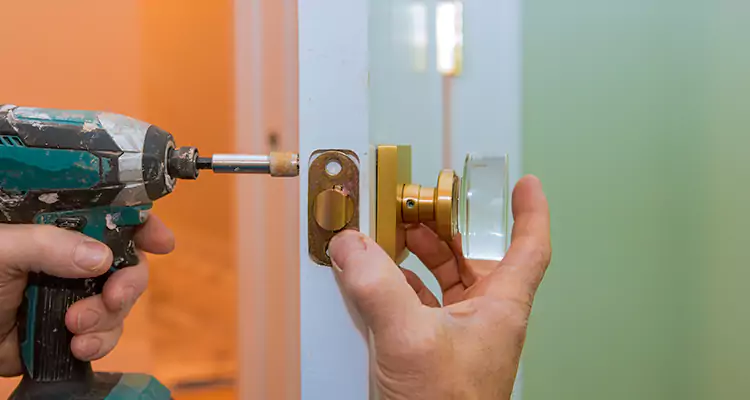 Broken Door Knob Fix in Bonita Springs, FL