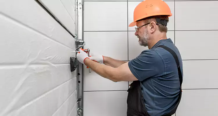 Emergency Garage Door Repair in Bonita Springs, FL